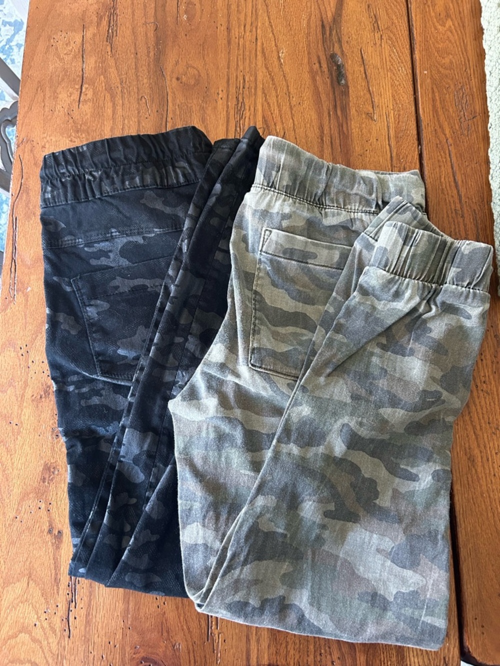 BEVY FLOG Women’s Black Camo Track Joggers and green cloth & stone camo